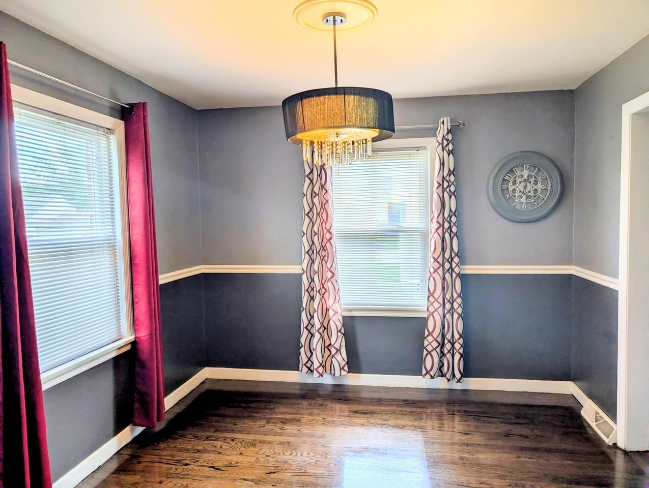 322 Beacon Pl - Photo 3 of 12