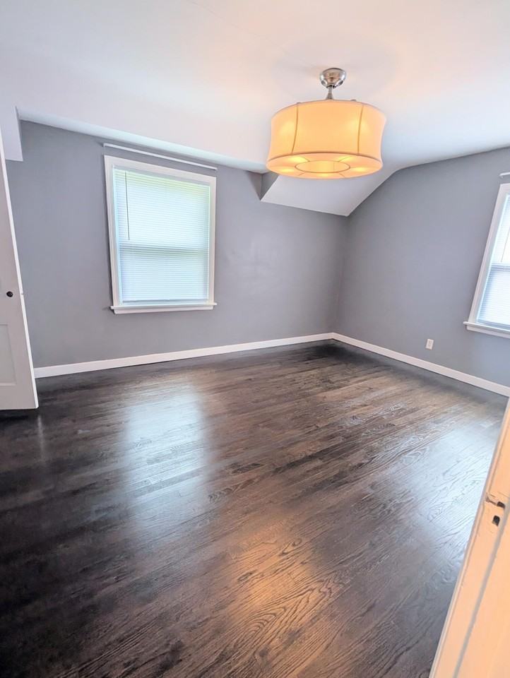 322 Beacon Pl - Photo 7 of 12