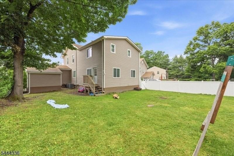 113 E Cedar St - Photo 7 of 25