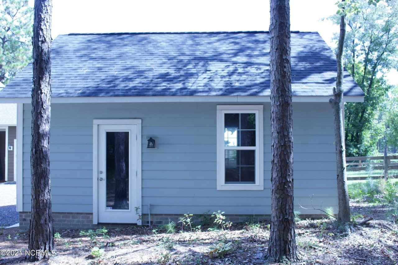 275 Sheldon Rd - Photo 6 of 37