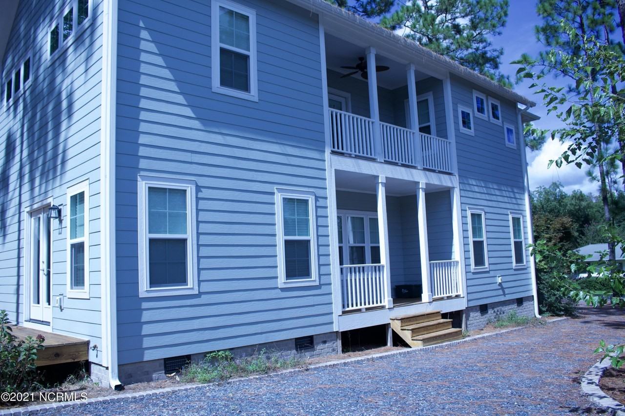 275 Sheldon Rd - Photo 7 of 37