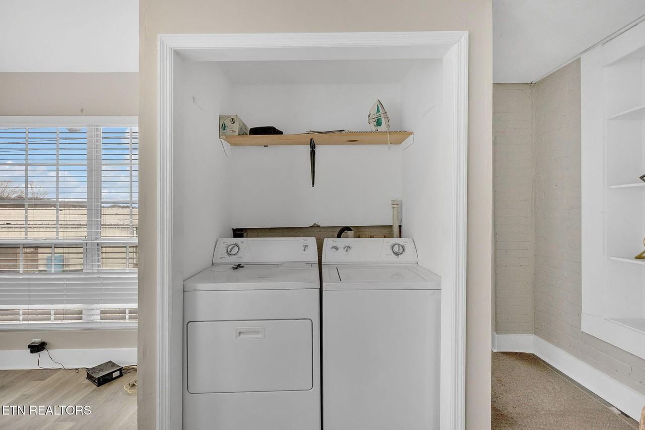 107 N C St - Photo 6 of 24