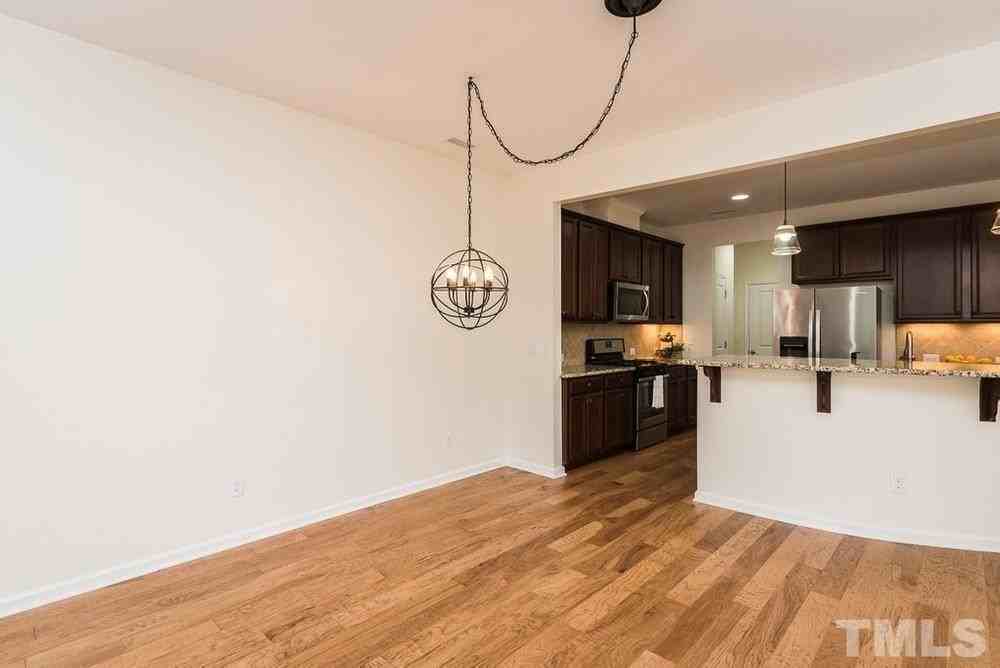 133 Rubrum Dr - Photo 7 of 33