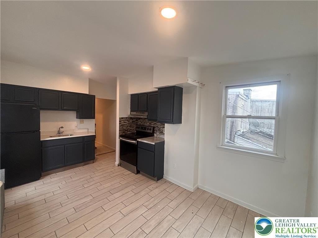 718 1/2 N 10th St #2 - Photo 4 of 10