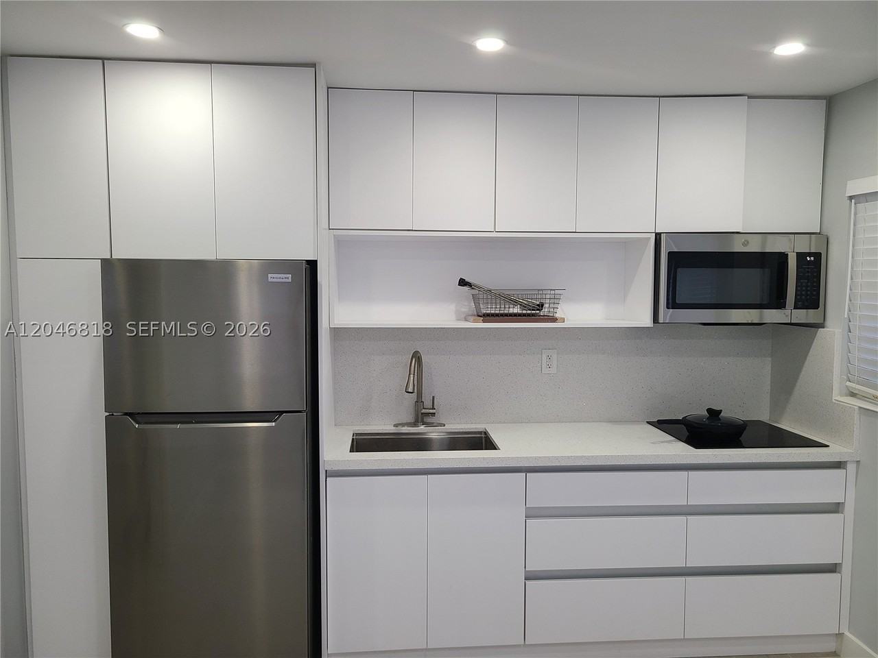 321 Hayes St #3 - Photo 2 of 3