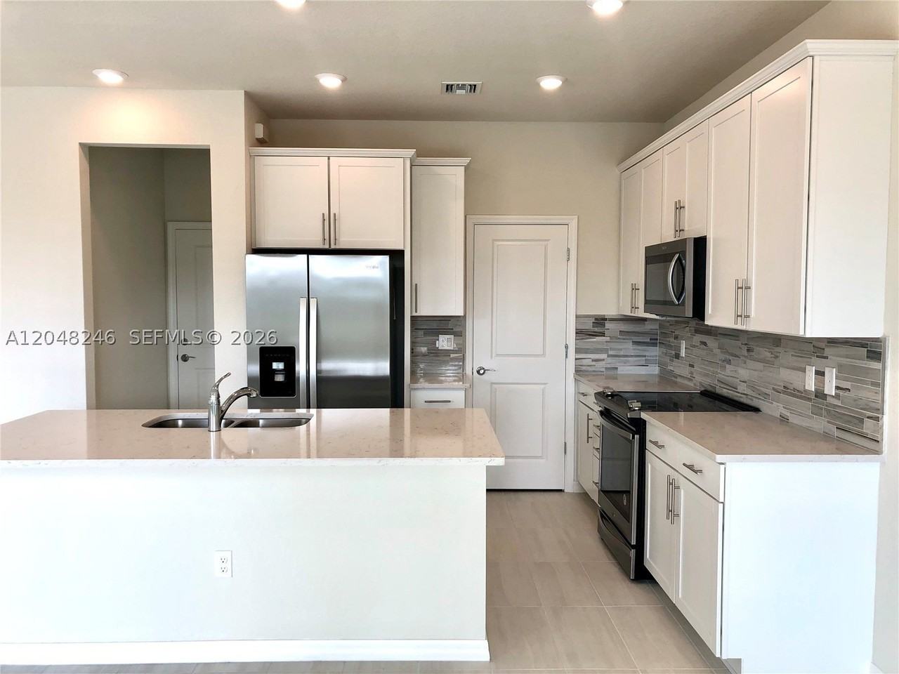 4984 Greenway Dr - Photo 5 of 32