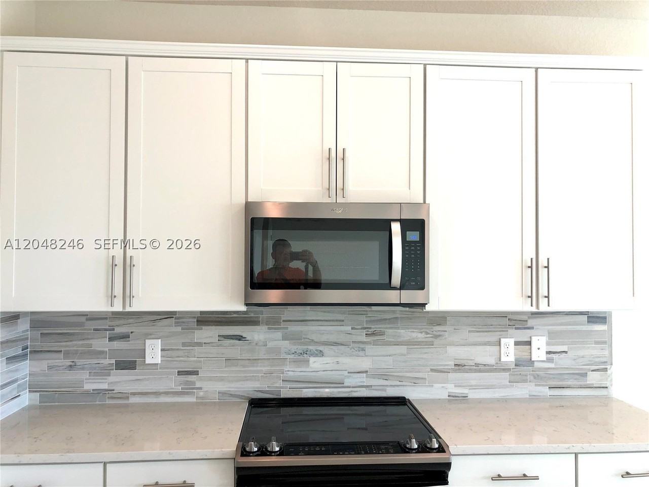 4984 Greenway Dr - Photo 6 of 32