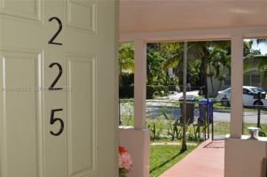 featured image of 225 Ne 171st Ter #0