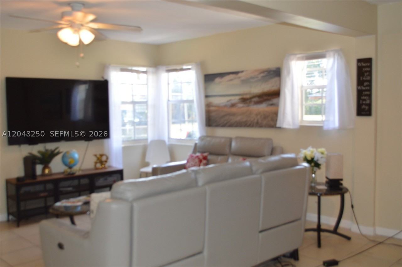 225 Ne 171st Ter #0 - Photo 5 of 20