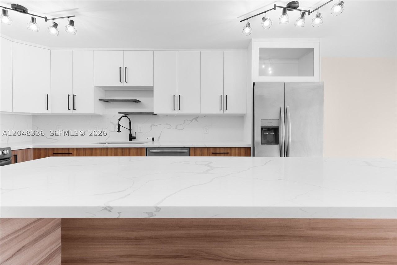 8752 Sw 12th St #201 - Photo 7 of 47