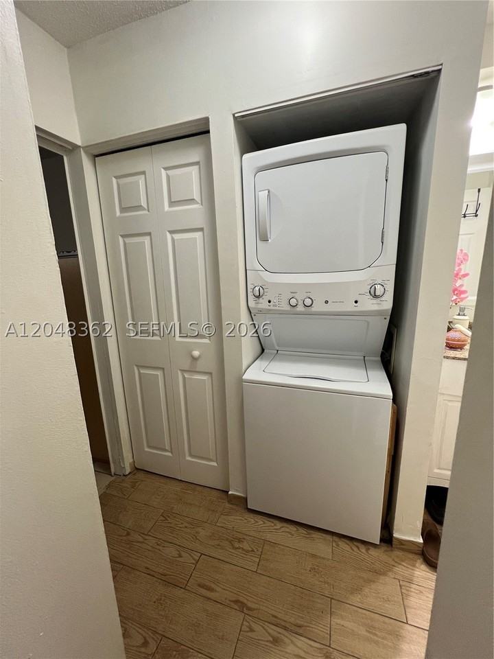 870 Sw 129th Pl #106 - Photo 4 of 14