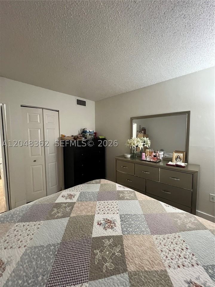 870 Sw 129th Pl #106 - Photo 5 of 14