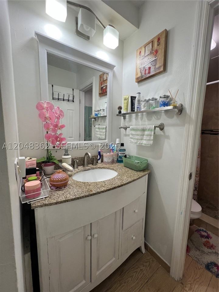 870 Sw 129th Pl #106 - Photo 7 of 14