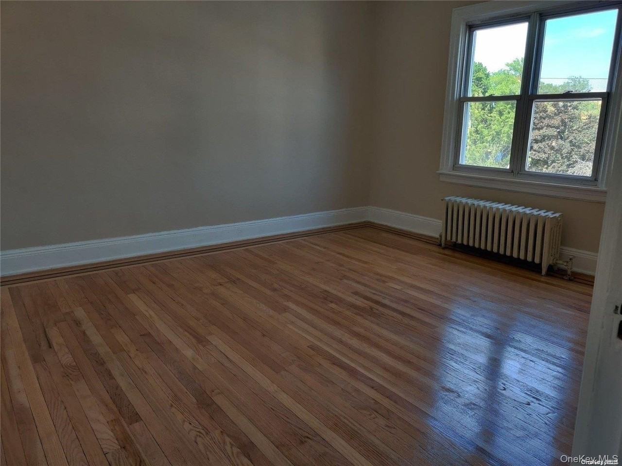 8257 167th St #1-2 - Photo 5 of 7