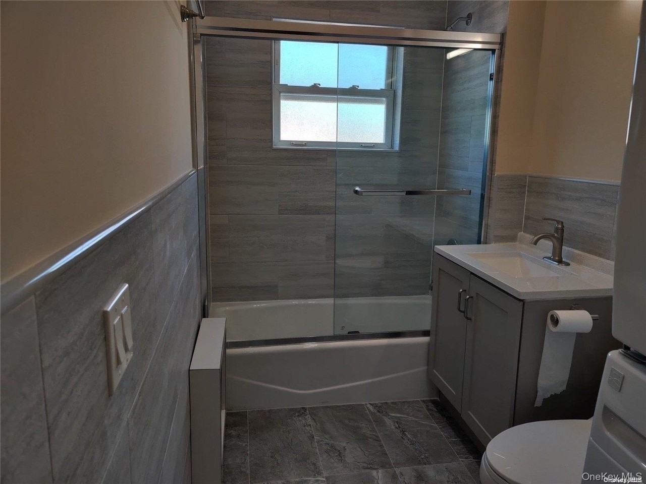 8257 167th St #1-2 - Photo 6 of 7