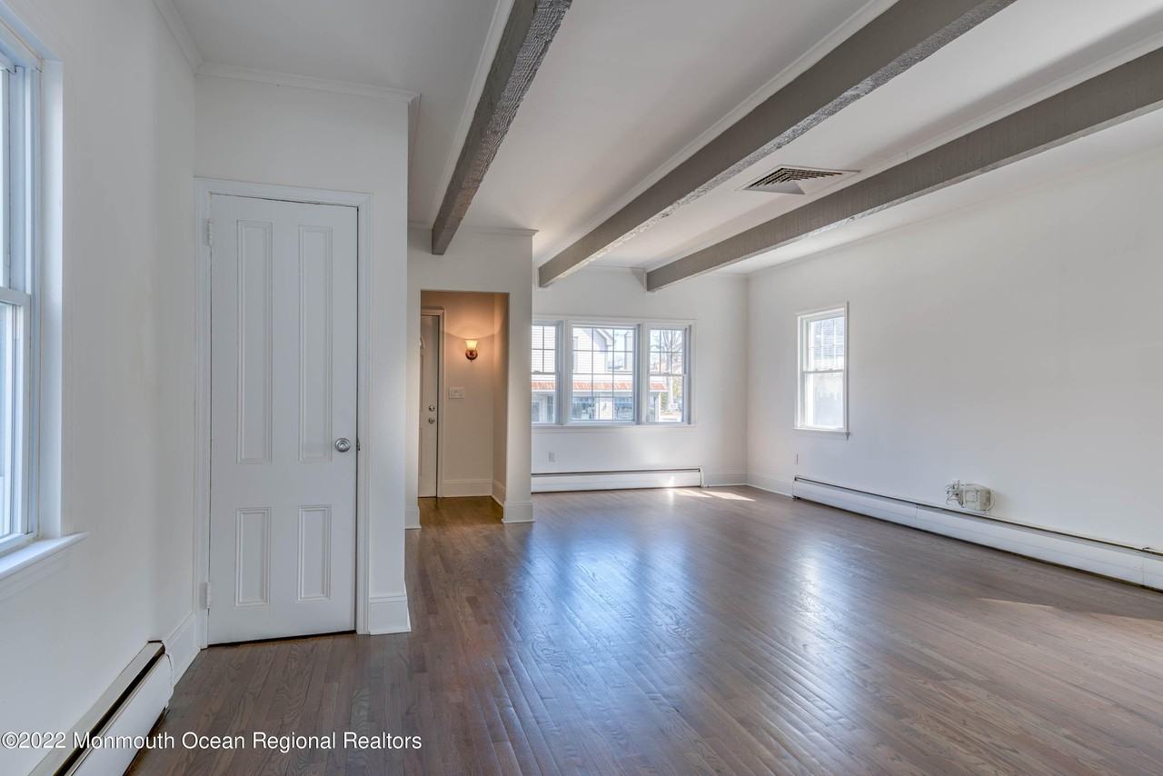 109 E River Rd #109A - Photo 5 of 28