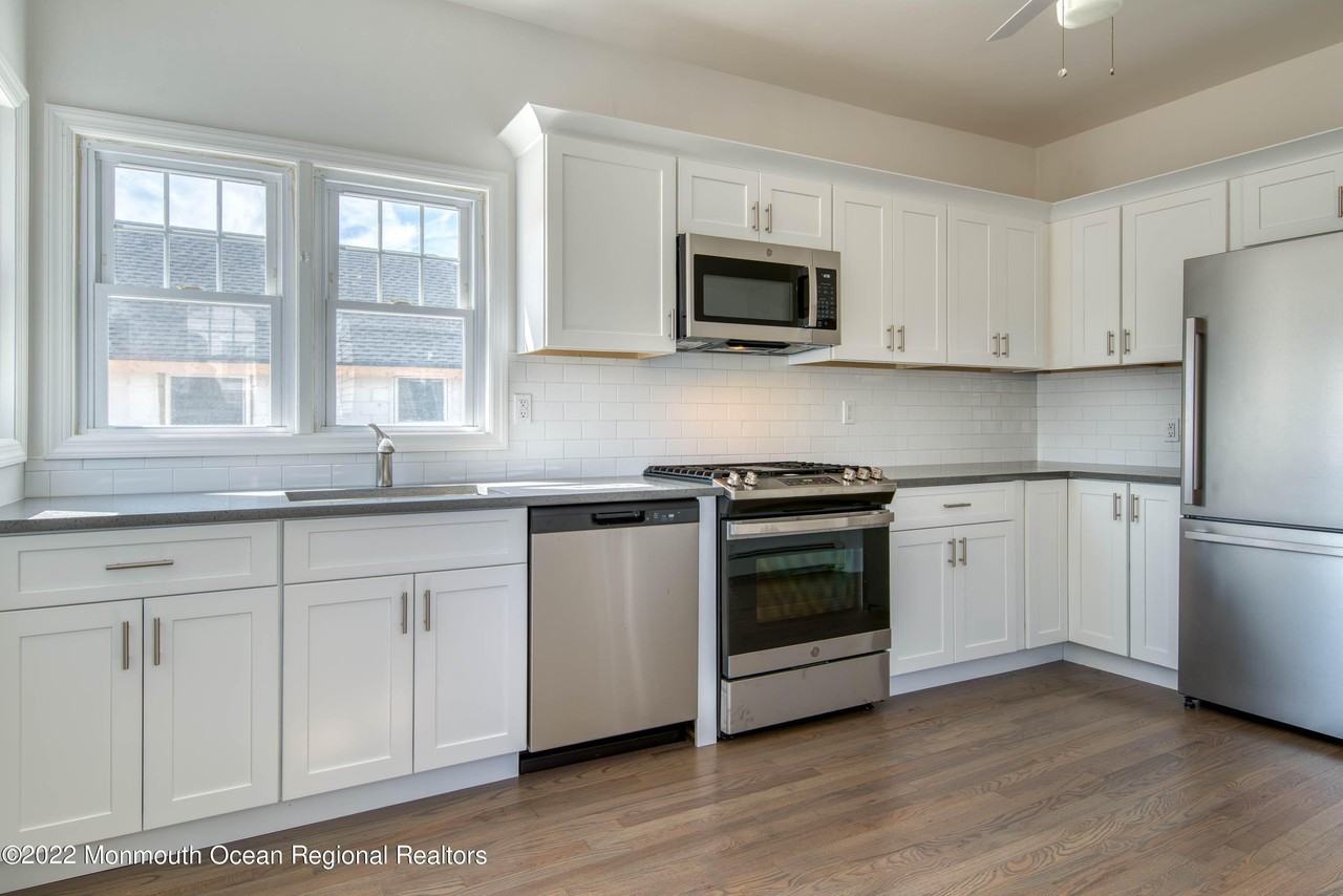 109 E River Rd #109A - Photo 7 of 28