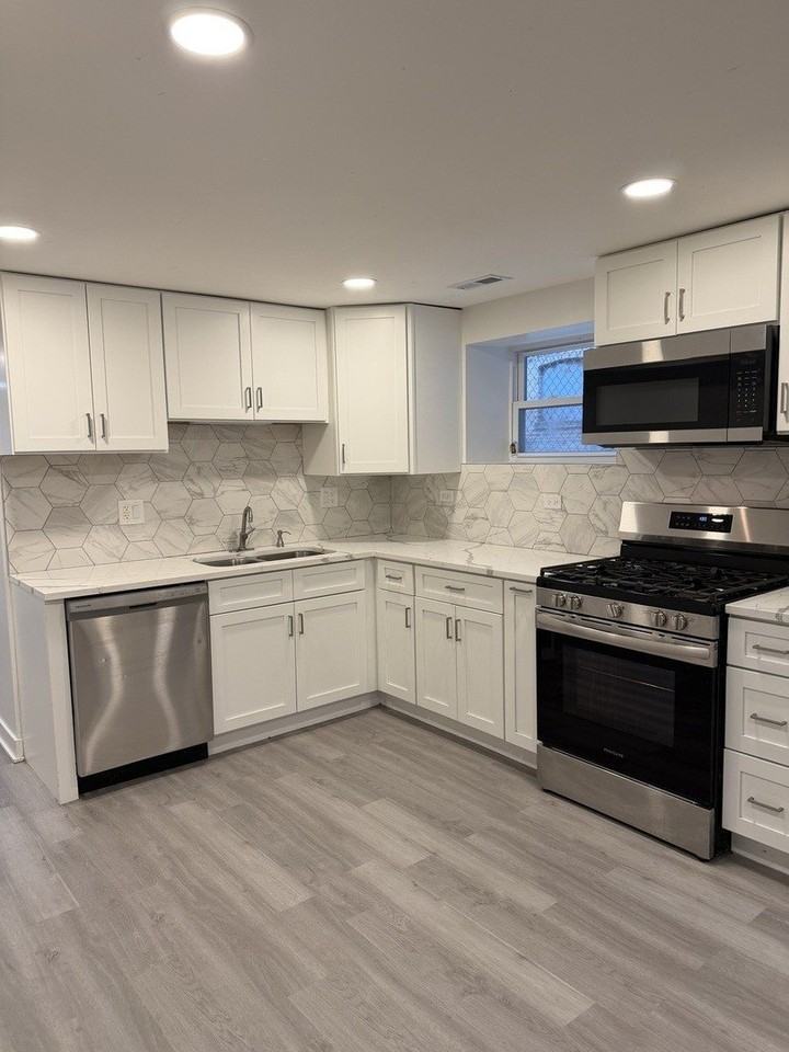 8106 S Langley Ave #G - Photo 4 of 13