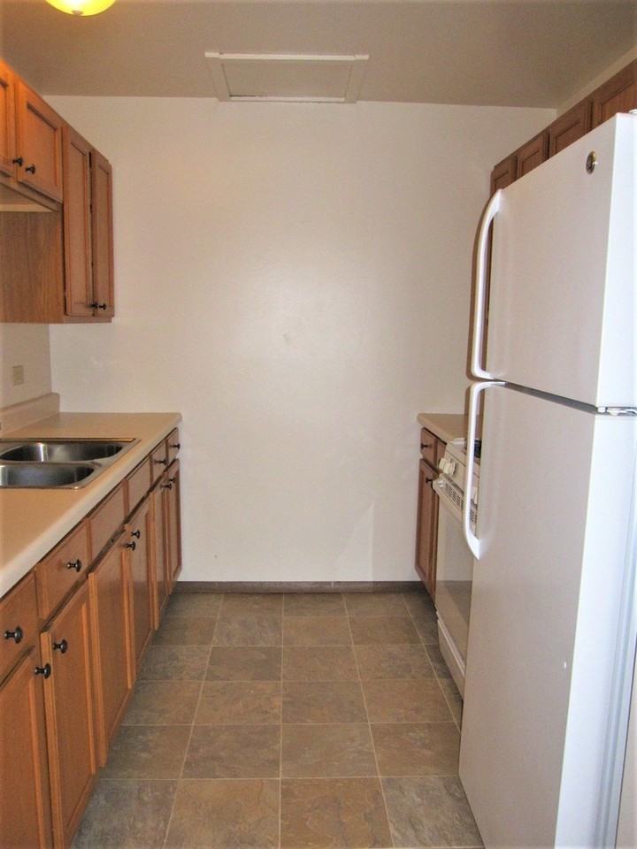 428 Cavalier Ct #4 - Photo 6 of 12