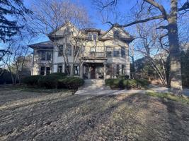 featured image of 1499 Sheridan Rd