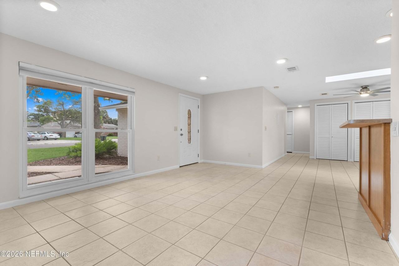 250 Nautical Blvd S - Photo 4 of 29