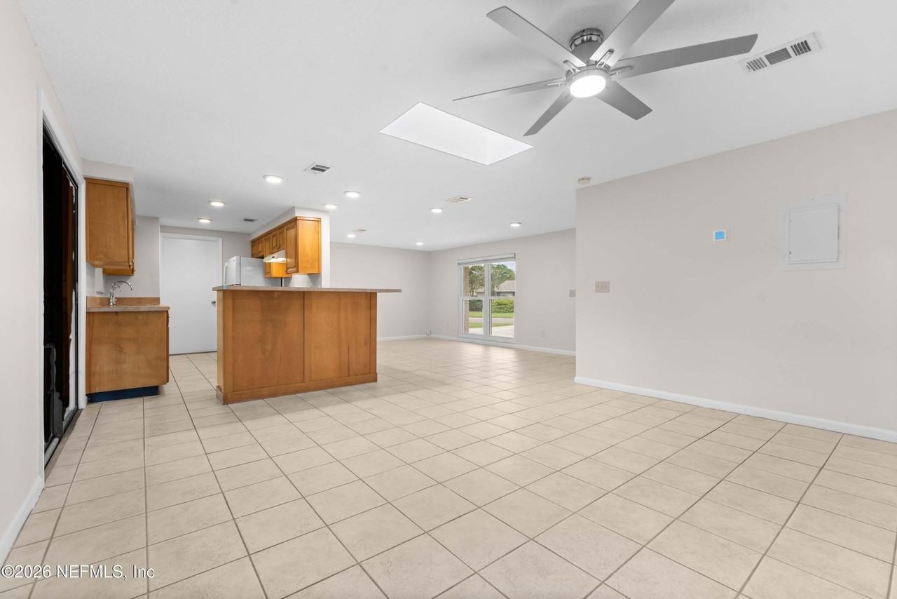 250 Nautical Blvd S - Photo 5 of 29