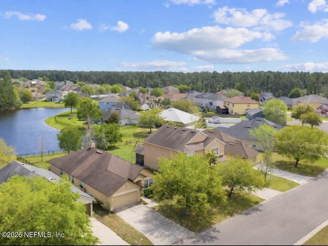 4182 Victoria Lakes Dr W - Photo 2 of 23