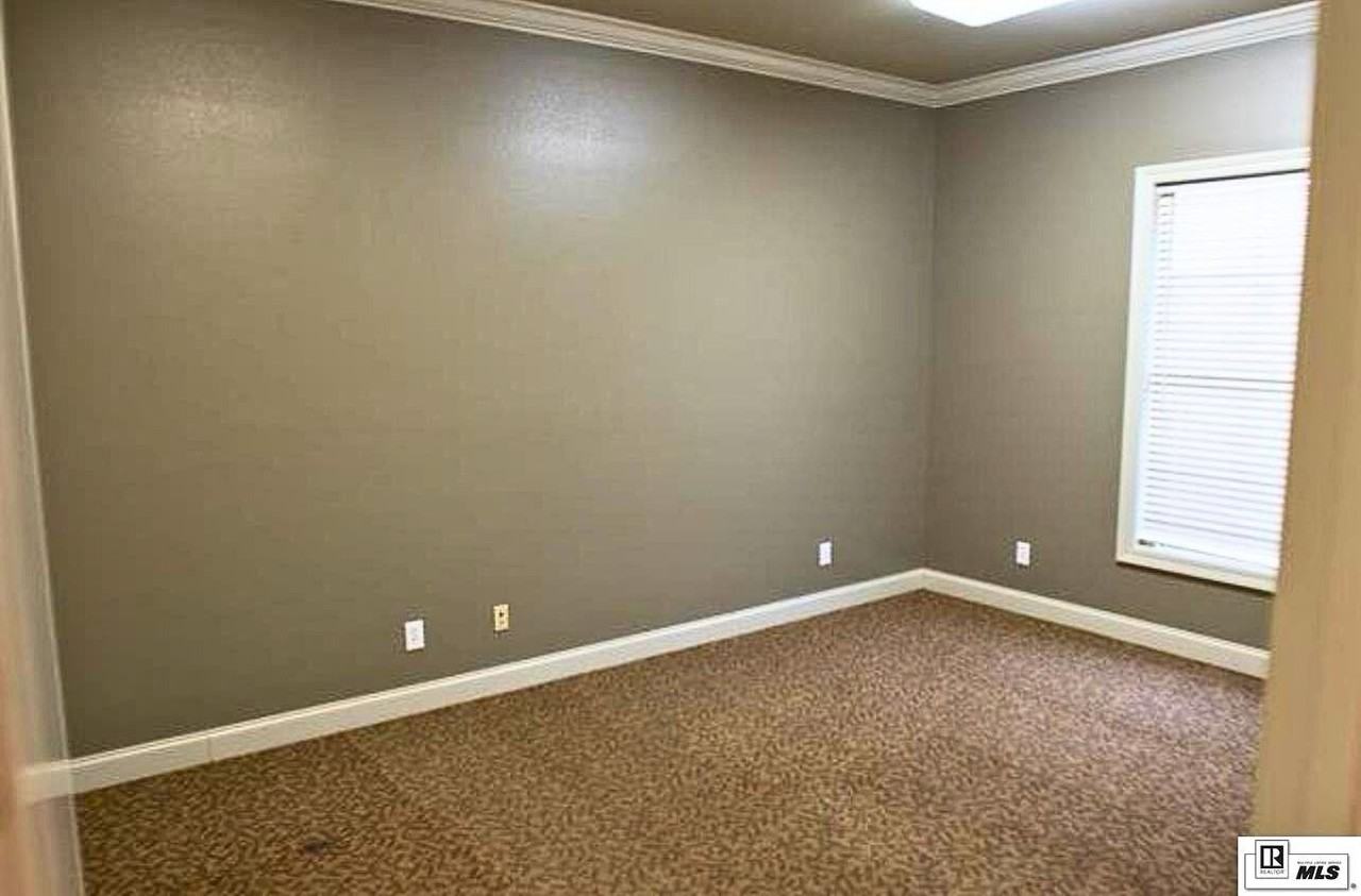 1888 Hudson Cir - Photo 4 of 12