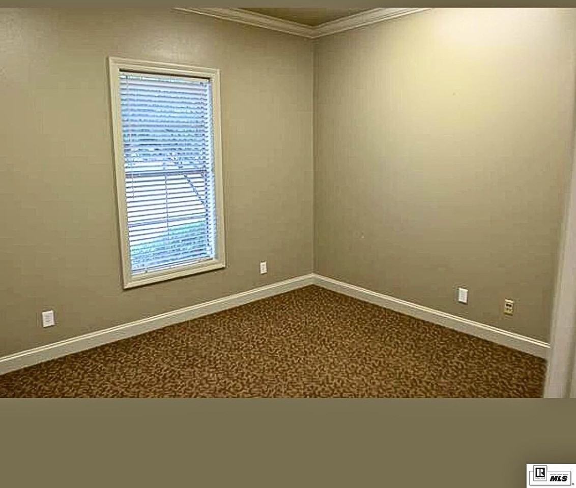 1888 Hudson Cir - Photo 5 of 12