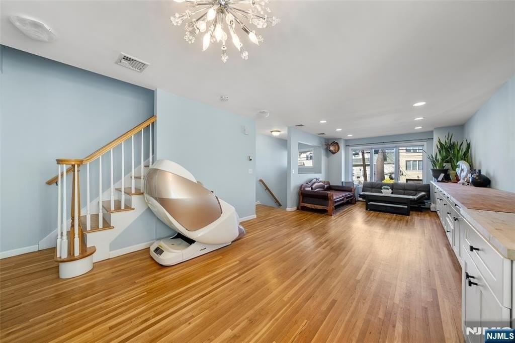 224 Warren Ave #A - Photo 3 of 27