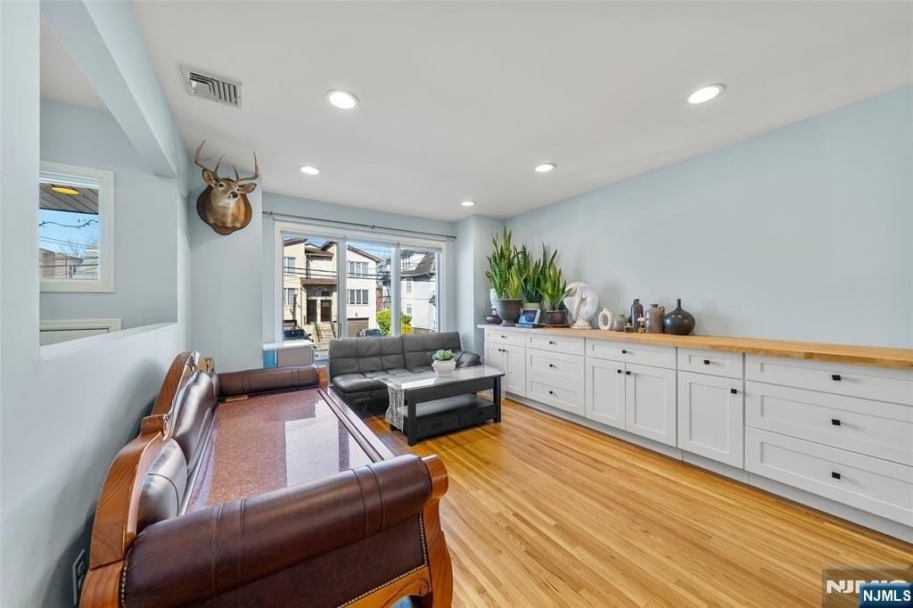224 Warren Ave #A - Photo 4 of 27