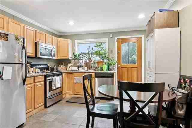 3226 Palmyra St - Photo 5 of 10