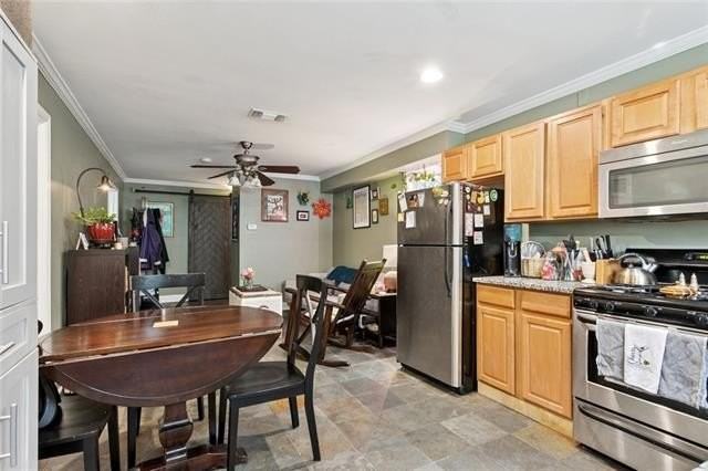 3226 Palmyra St - Photo 6 of 10