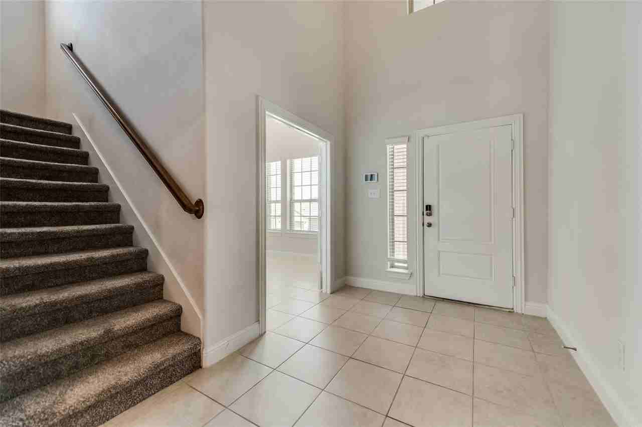 1216 Gibson Dr - Photo 3 of 32