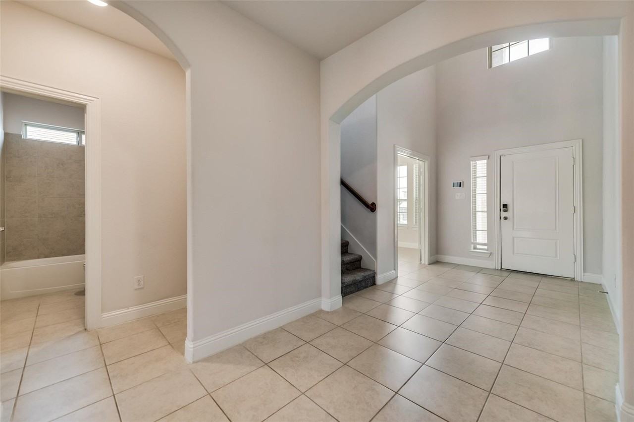 1216 Gibson Dr - Photo 7 of 32