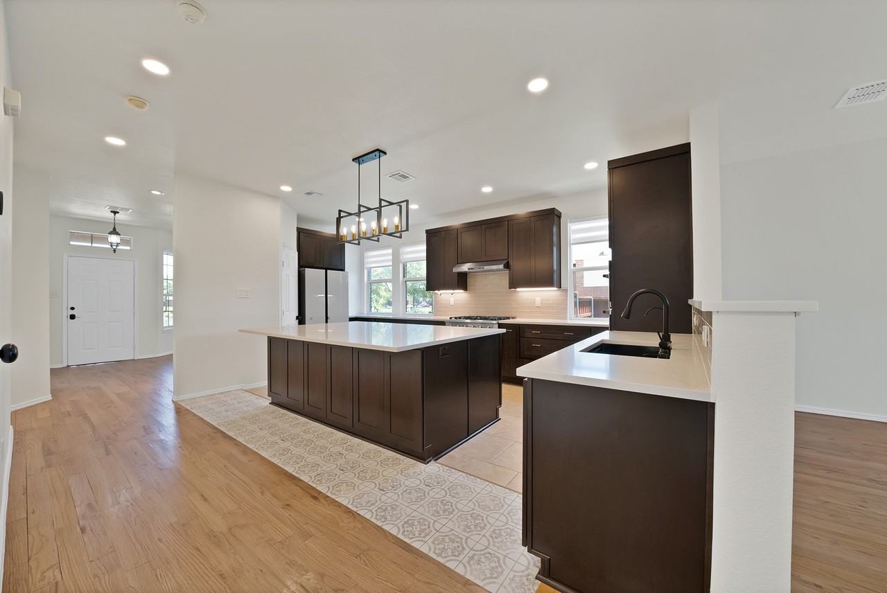 1532 Brandywine Dr - Photo 3 of 36