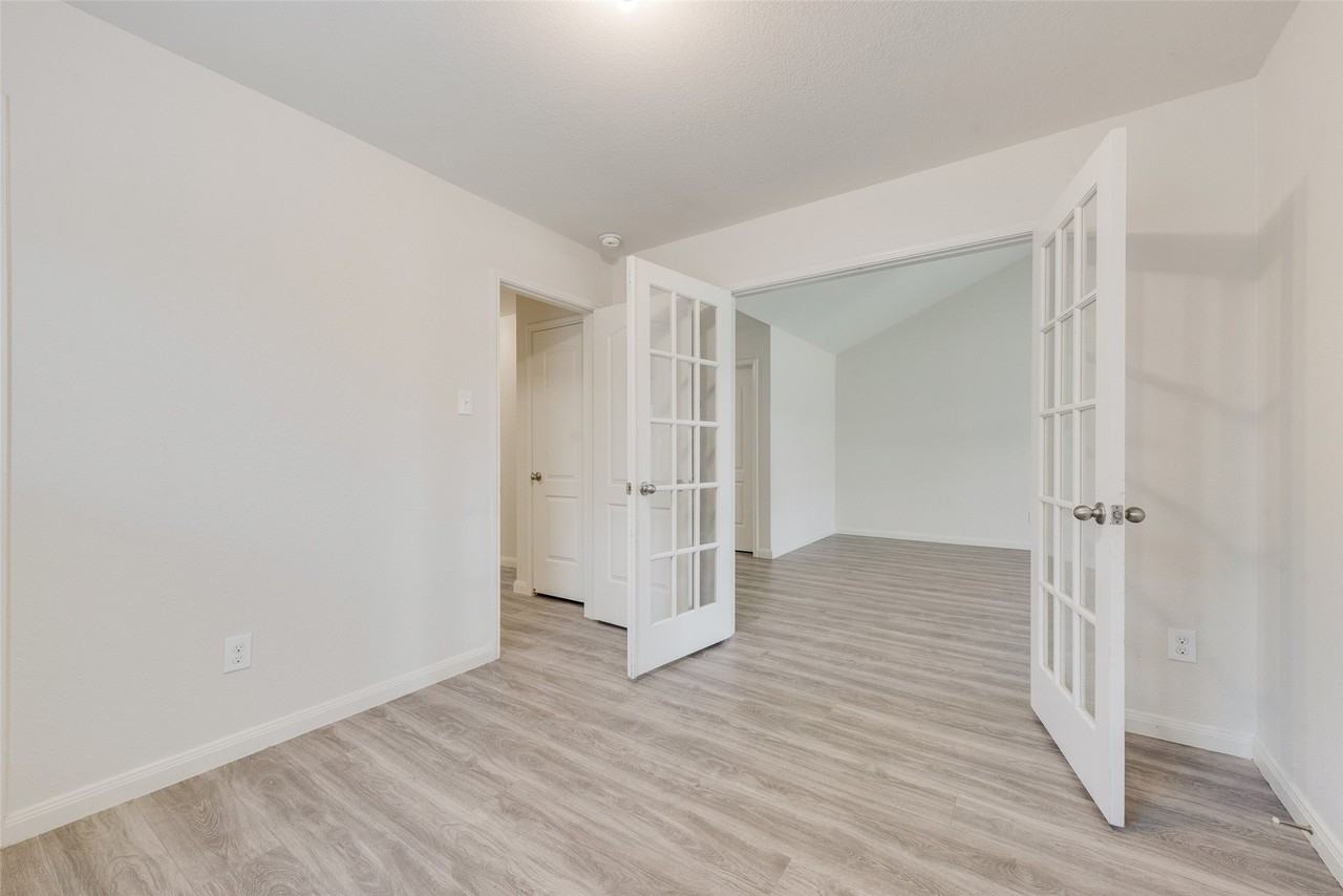 8925 Black Haw St - Photo 4 of 20