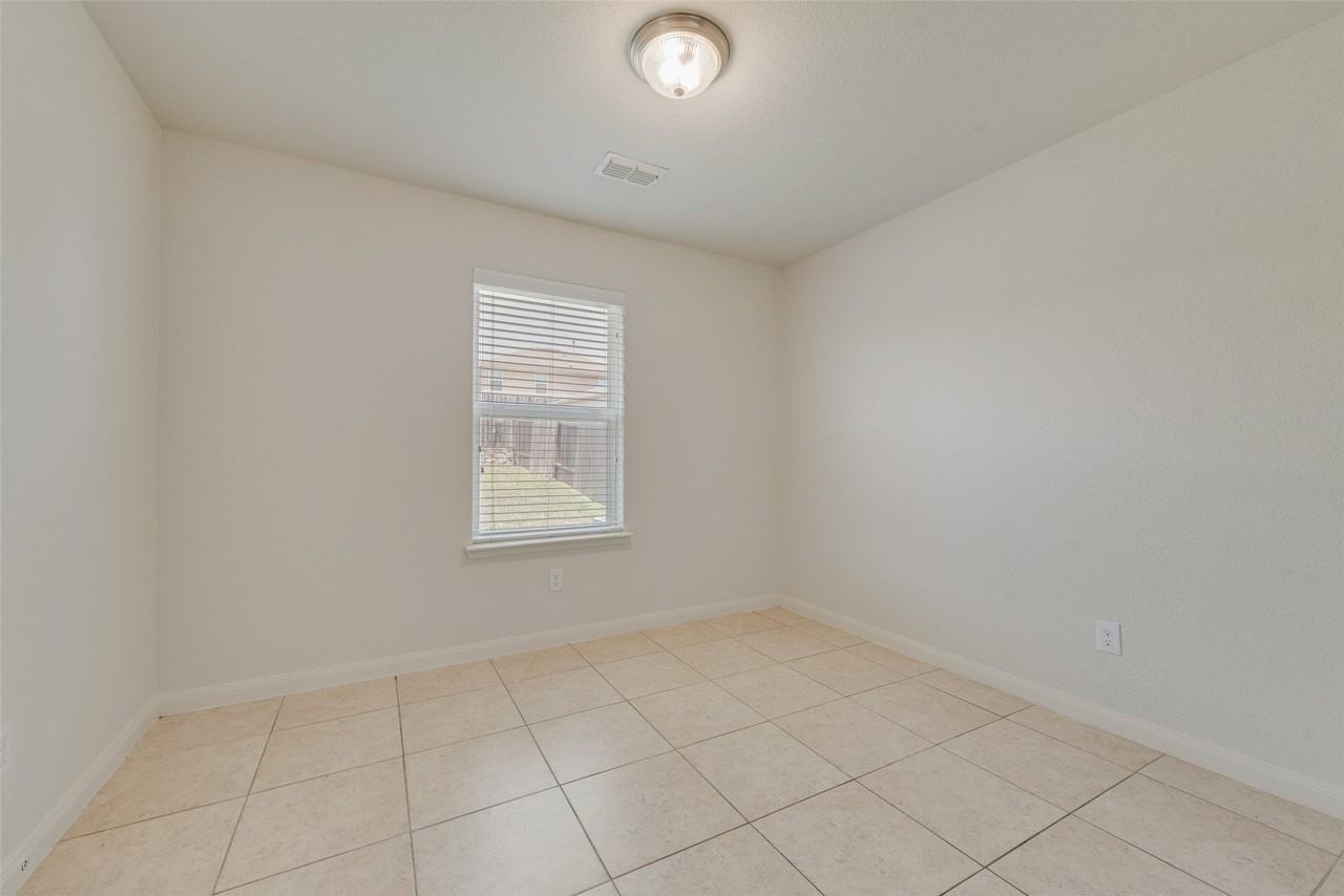 8925 Black Haw St - Photo 7 of 20