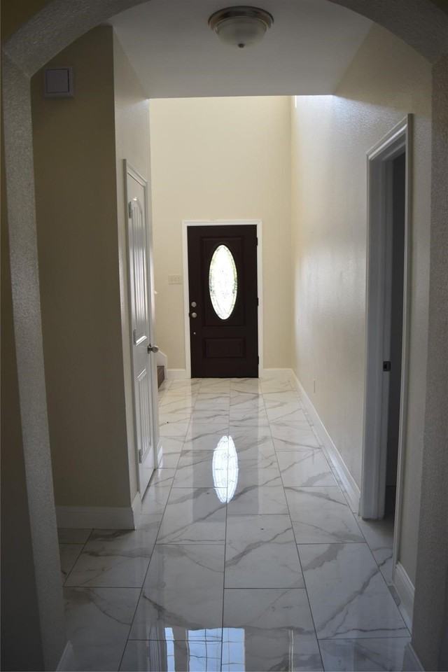 411 Paddock Ln - Photo 5 of 19