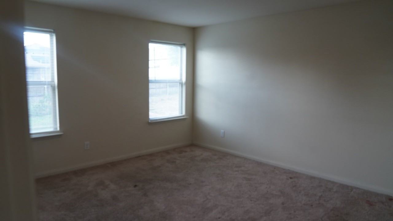 1321 Eagle Lake Dr - Photo 7 of 10
