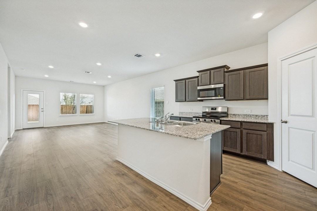3417 Tomahawk Dr - Photo 2 of 25