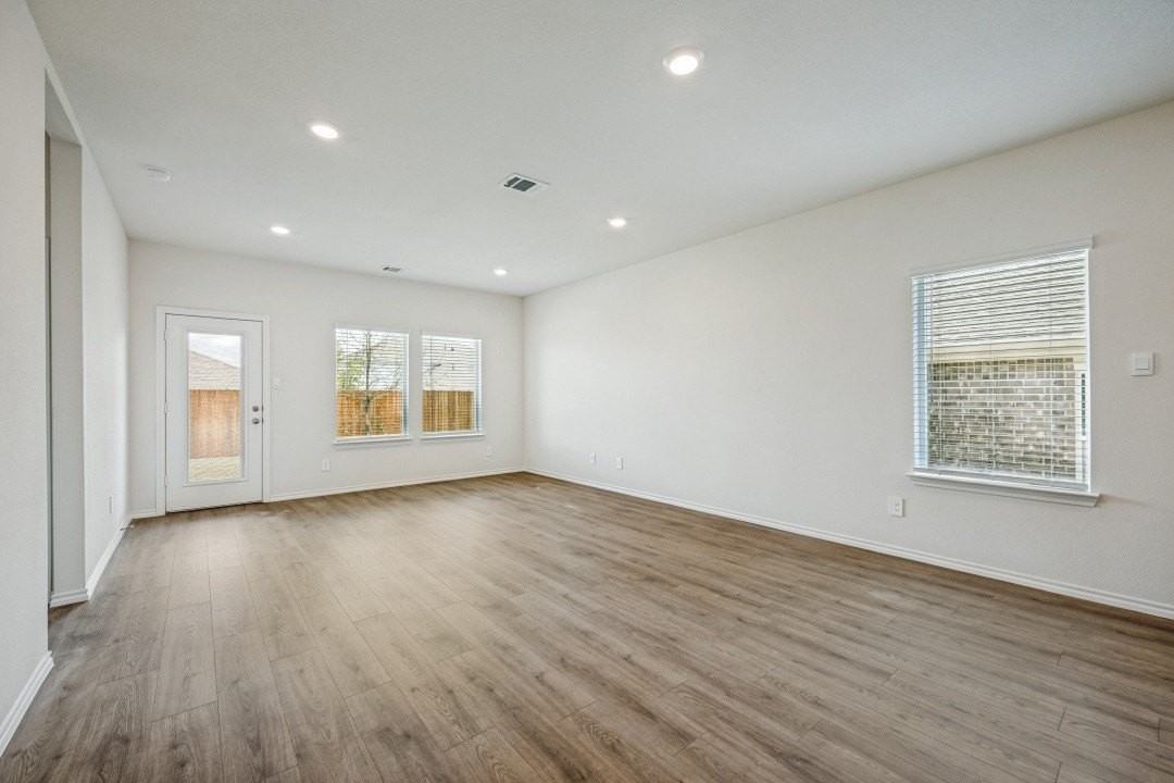 3417 Tomahawk Dr - Photo 5 of 25