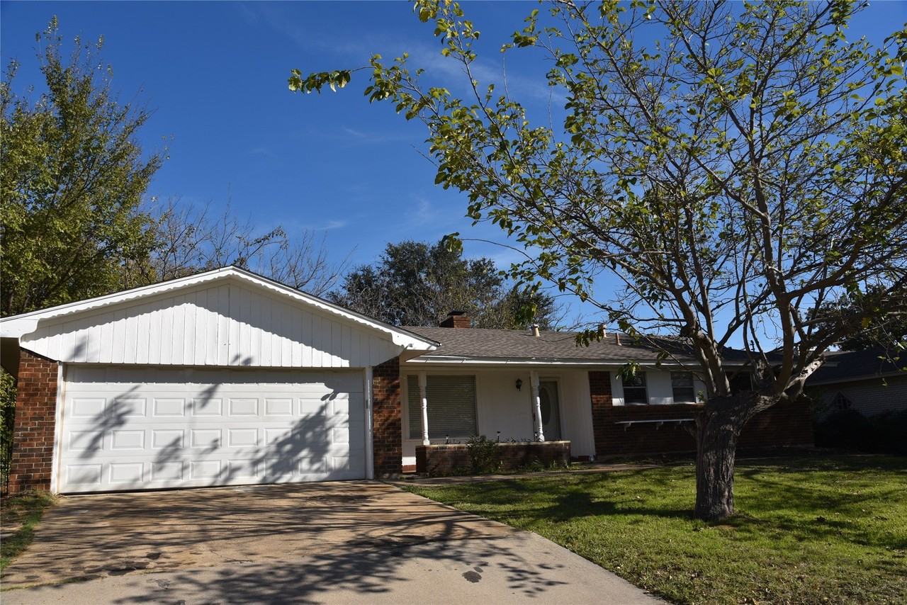 1212 Desiree Ln - Photo 2 of 22