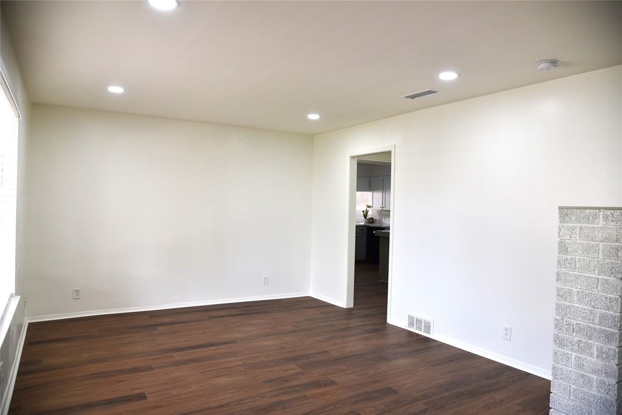 1212 Desiree Ln - Photo 4 of 22