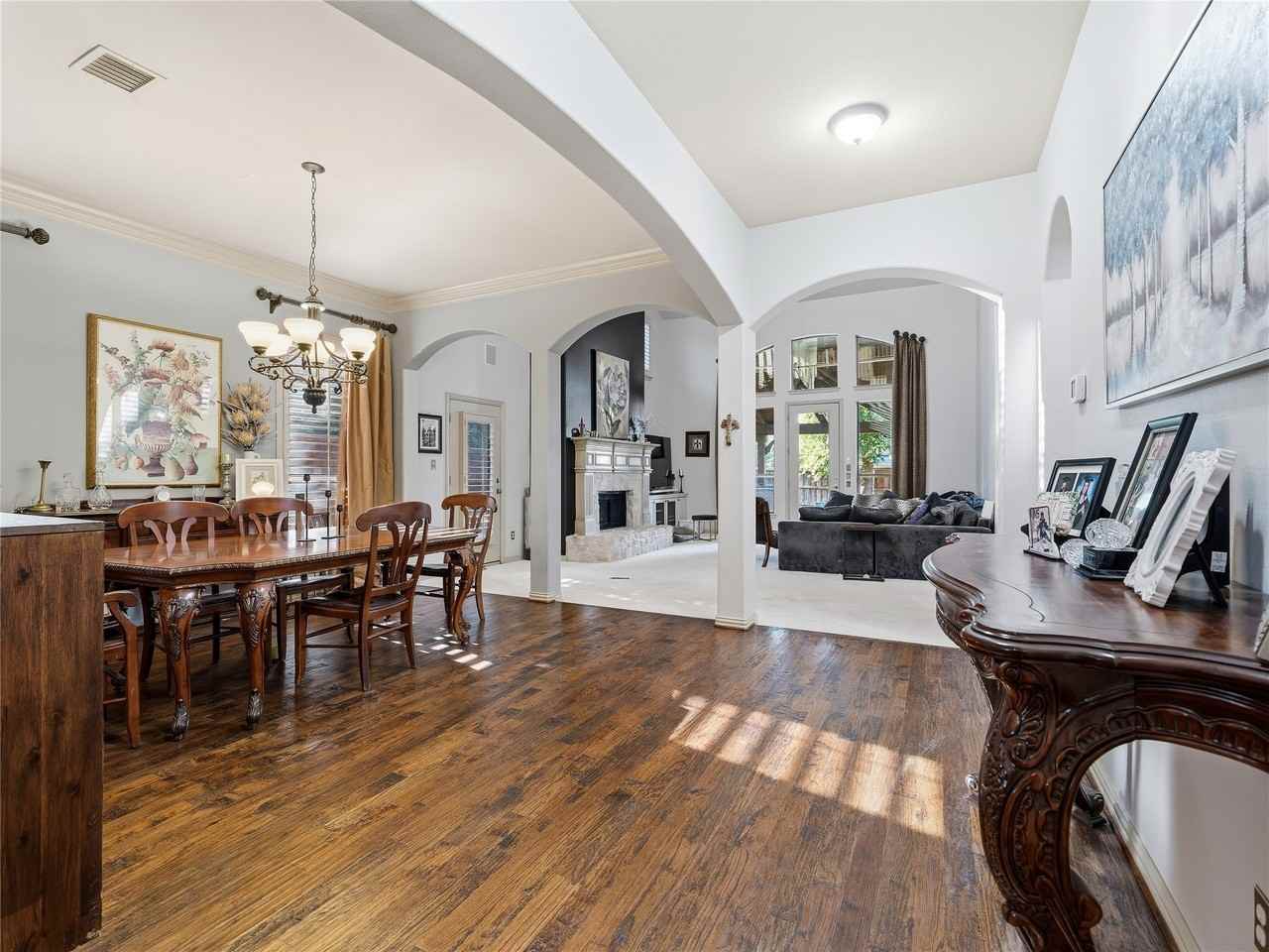 2948 Clearfork Trl - Photo 6 of 40