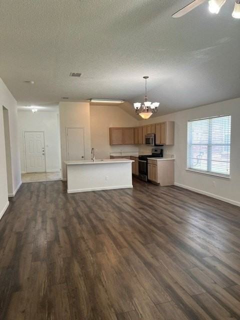 7409 Marsland Ln - Photo 4 of 12