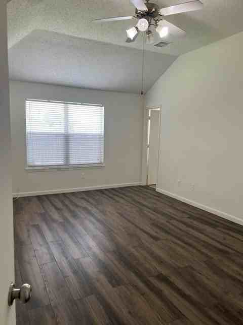 7409 Marsland Ln - Photo 5 of 12