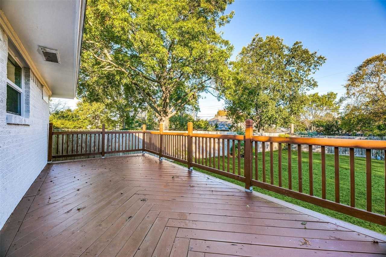 1819 Oates Dr - Photo 4 of 14