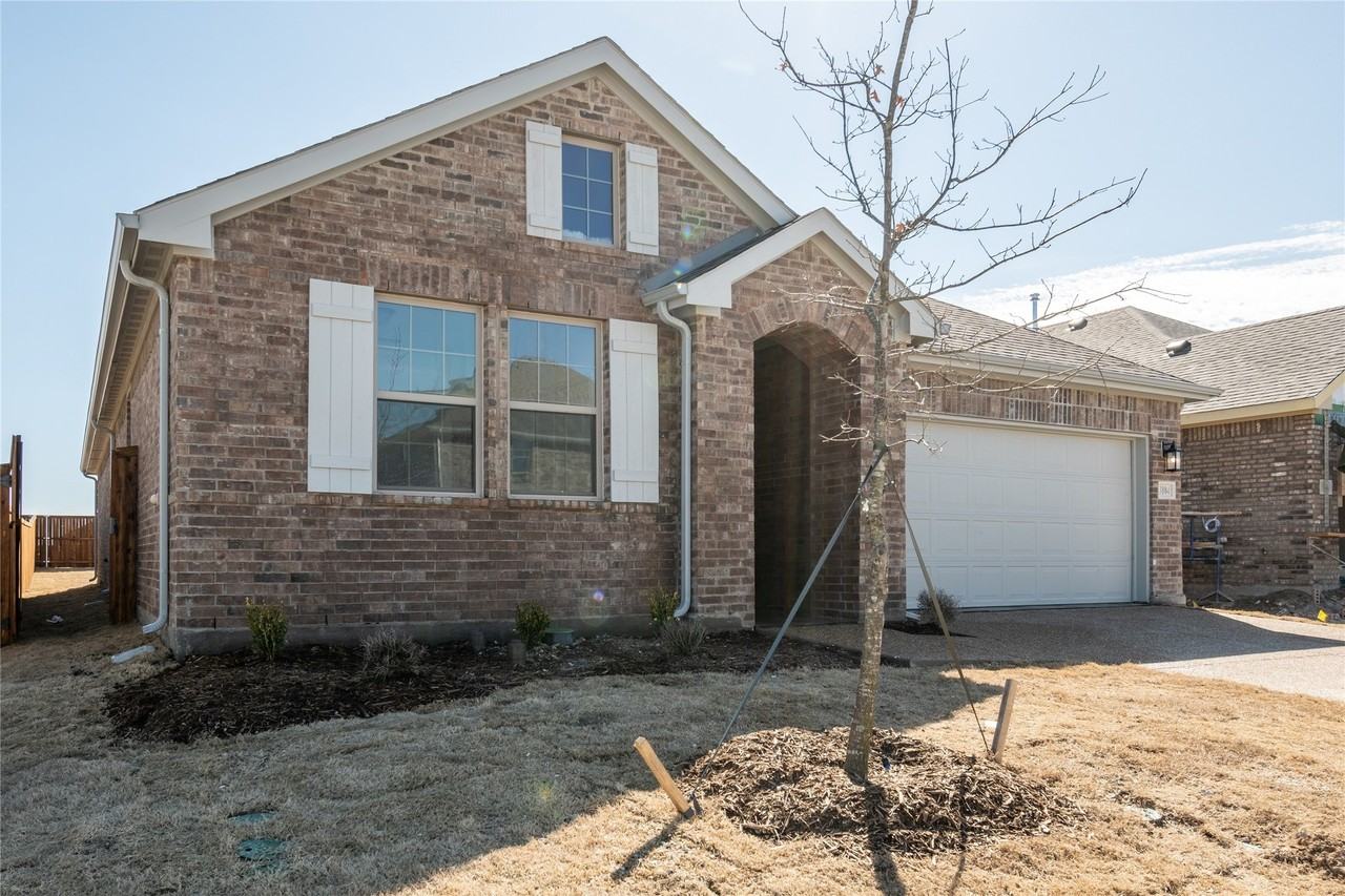 3804 Chicory Ct - Photo 3 of 40