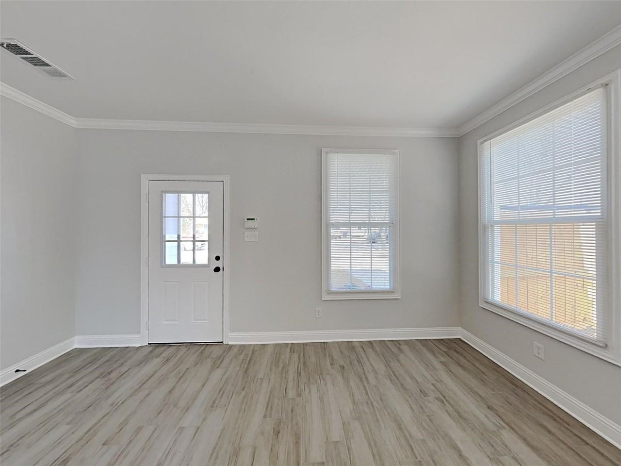1032 E Leuda St - Photo 2 of 19